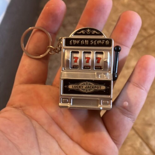Lucky Jackpot Slot Machine Keychain new, functional