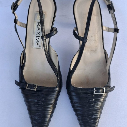 Maxime leather pumps size 37 like new, black, low heel