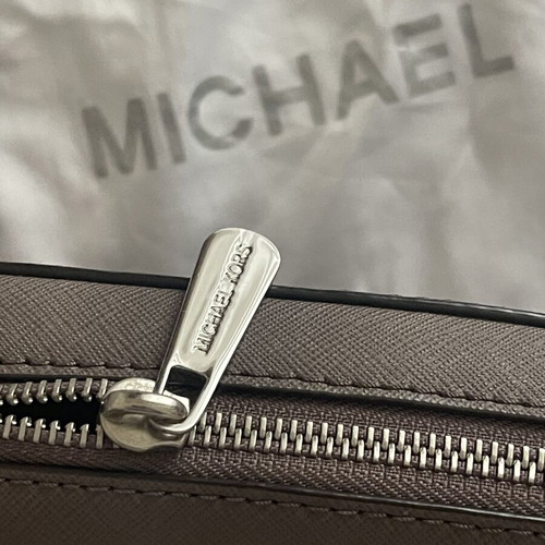 Michael Kors Jet Set Crossbody Bag like new, grey and brown