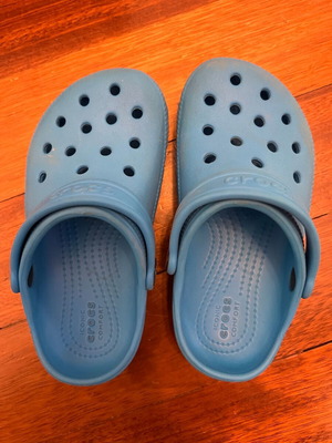 Crocs kids blue C10 shoes size 27-28