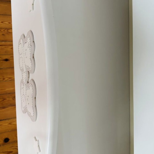 Children's dresser with 4 drawers