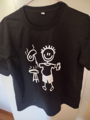 T shirt black polyester with print like new, XXL