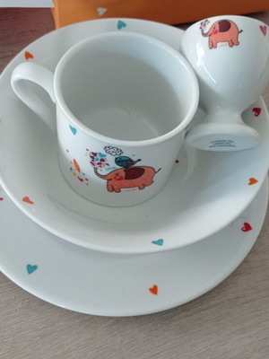 Children's feeding set new
