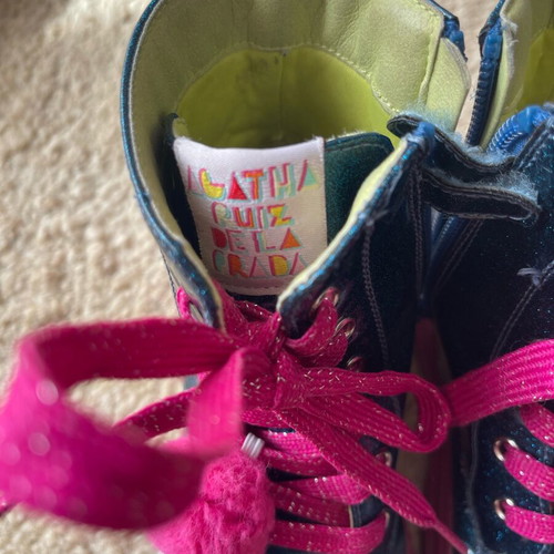 Agatha Ruiz De La Prada children's boots used, blue glitter with pink laces