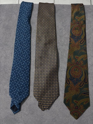 Silk ties Emanuel Ungaro Paris, Leonardo Strelli, Harrods Mans Shop like new