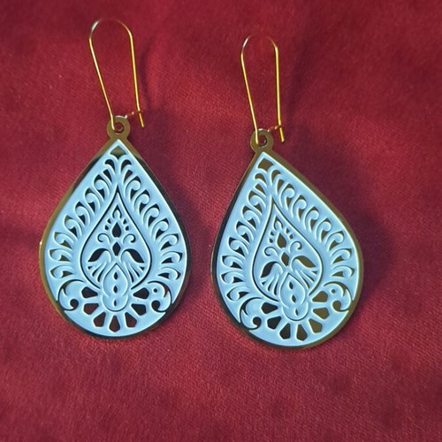 Handmade earrings new, white and gold