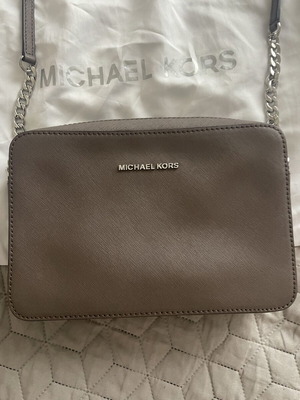 Michael Kors Jet Set Crossbody Bag like new, grey and brown