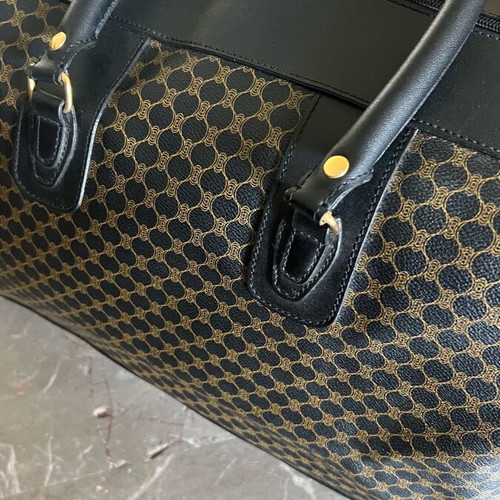 Belle large travel sack like new, black with ochre geometric pattern