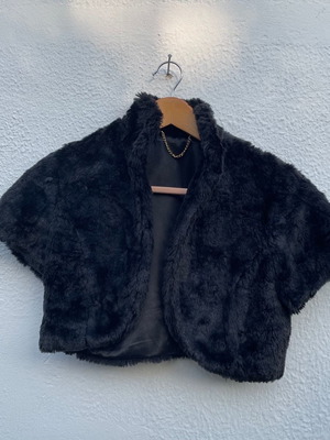 Synthetic fur vest used black cropped