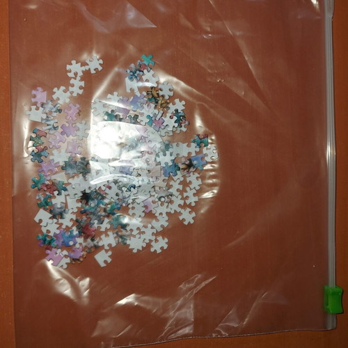 Pintoo 150-piece Strawberry Basket puzzle with plastic frame