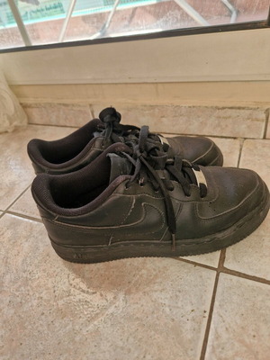 Nike Airforce спортни обувки употребявани, номер 38, черни без износване