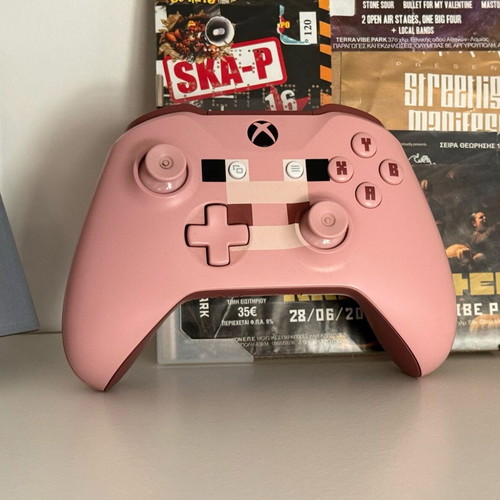 Xbox Wireless Controller Minecraft Pig Special Edition like new