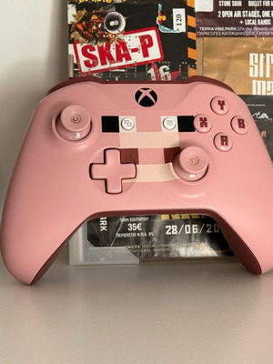 Xbox Wireless Controller Minecraft Pig Special Edition like new