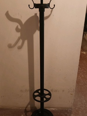 Coat hanger used with plastic hooks and weighted base
