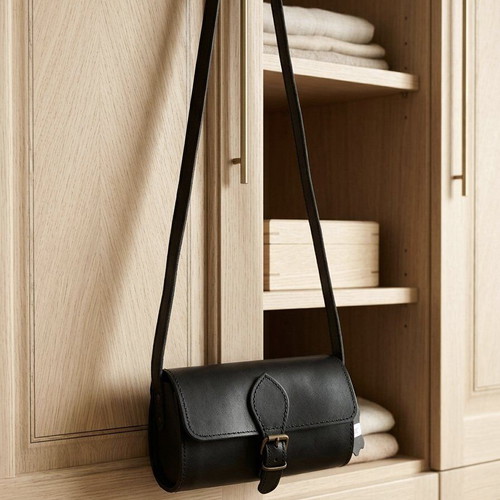 Handmade leather shoulder bag new, black
