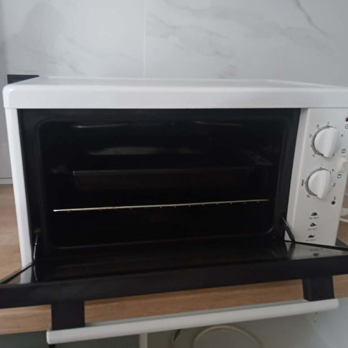 Davoline EC 150 Electric Oven 28lt with Grill like new, no hobs
