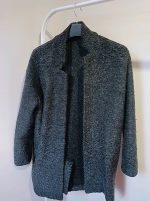 Zara coat in good condition, size M, black and gray