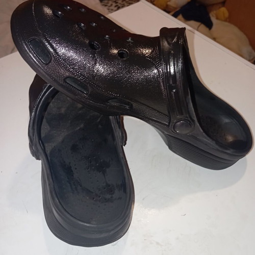 Flip Flops Size 44 Black with Anatomical Footbed Like New