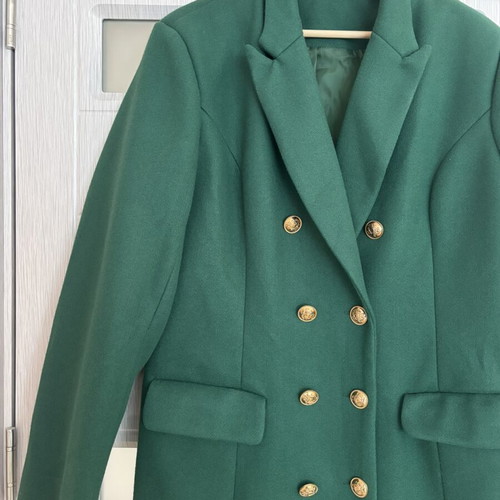 Women's green winter coat XL like new with golden buttons