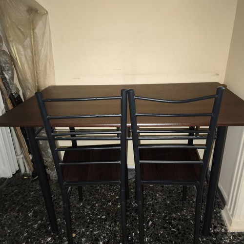 Table with 3 chairs used, removable parts, dimensions 75x119x67 cm
