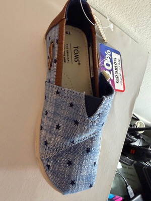 TOMS Alpargata kids shoes new, Navy Chambray Stars design
