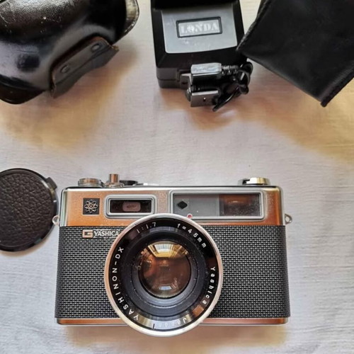Yashica Electro 35 vintage camera like new for collector