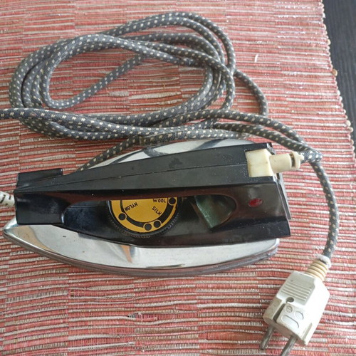 Vintage retro Philips electric iron used
