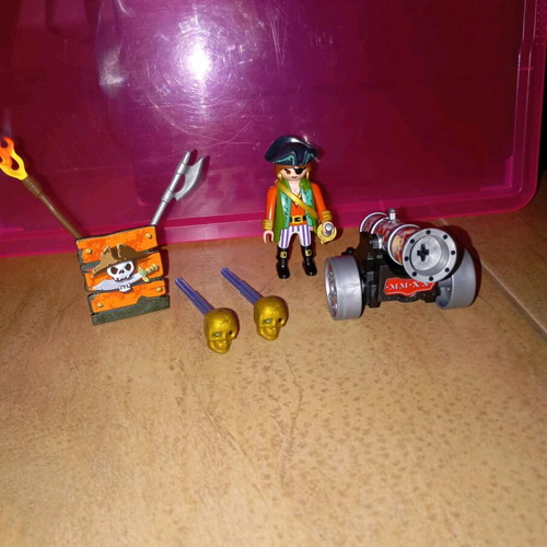 Playmobil Pirate with Cannon in Green Case new