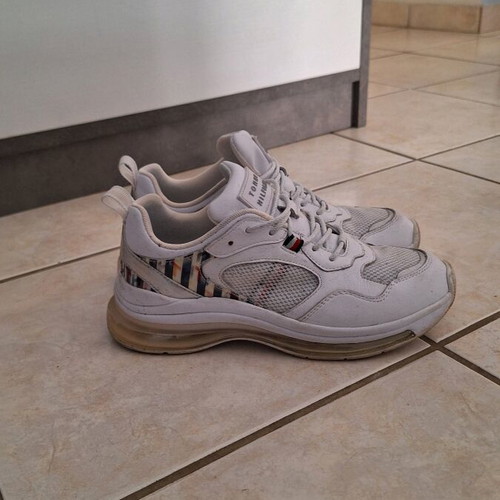 Tommy Hilfiger athletic sneakers used, white leather, size 37