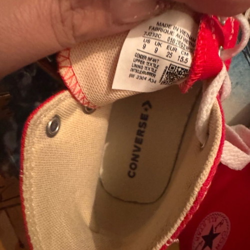 Converse All Star kids size 25 like new, red boots