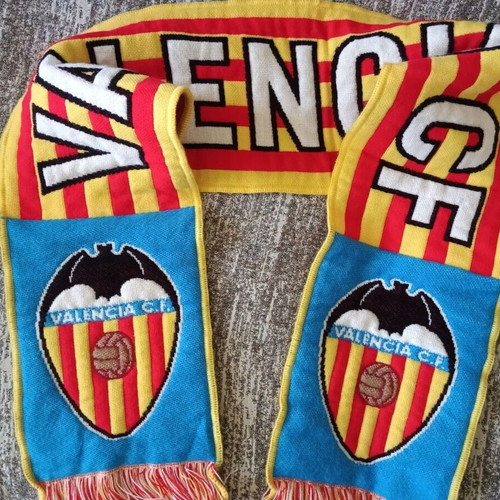 Valencia scarf like new, genuine authentic