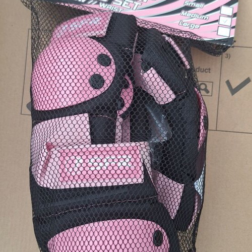 Roces PIC TIF Inline Skates Size 38 with Pink Knee Pads New