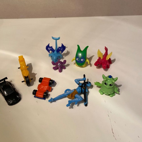 Set of 8 figures miniatures monsters and vehicles new