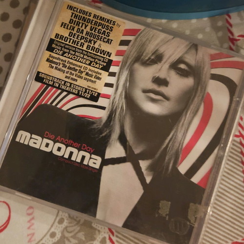 Collectible CDs like new, 7 genuine singles with booklets