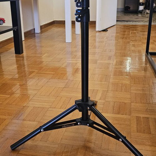 Projector Blitzwolf BW-VP5 with 80" screen and stand new