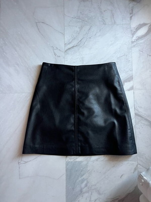 Μίνι δερμάτινη φούστα H&M νούμερο Xs σαν καινούργιο, μαύρη