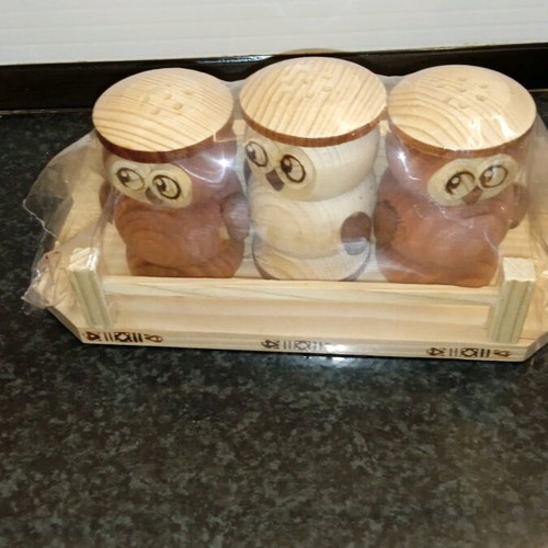 Wooden salt shakers set of 3 new