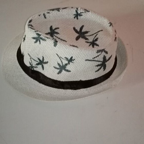 Assorted hats, pack deal