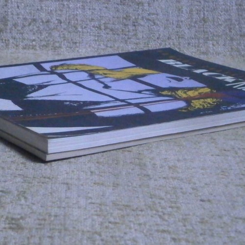 The Night of the Barbarians and Black Kiss comics used, pack of 2