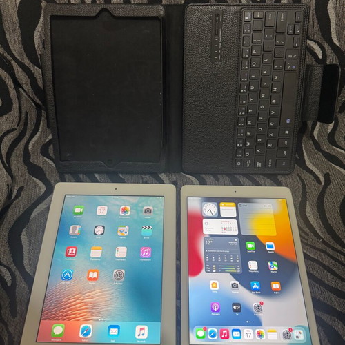 iPad Air 2 64GB and Bluetooth keyboard like new bundle