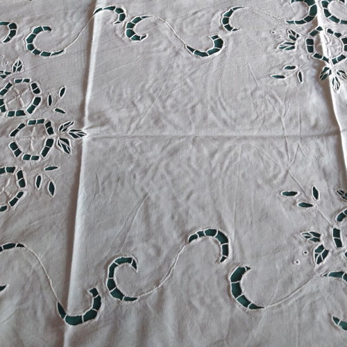 White cut semolina and napkins