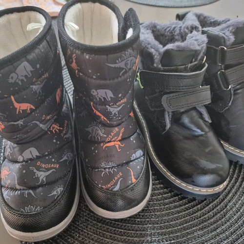 Children's winter boots new, size 20, black, set of 2