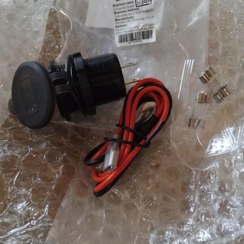 USB Charger Motorcycle 12-24v new with voltage display