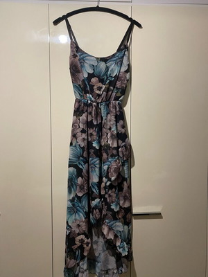 Floral sleeveless dress like new, multicolored
