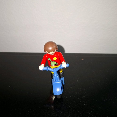 Playmobil 4538 Boy Roller Scooter Vintage 1997 like new