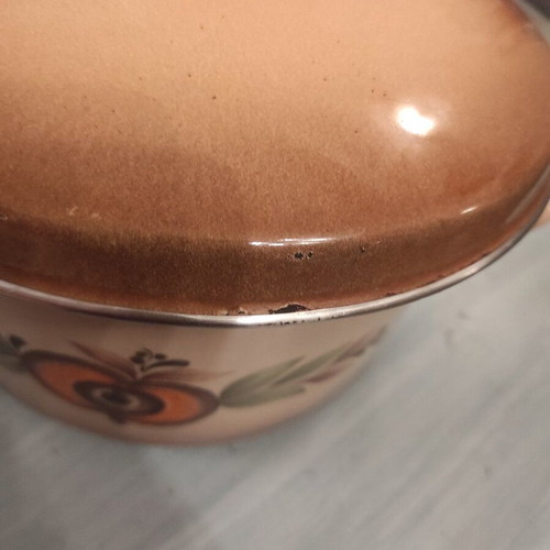 Vintage enamel pot 5L used with retro pomegranate or apple design