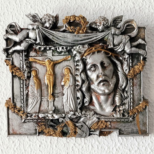 Religious embossed wall plaque Crucifixion and Jesus like new