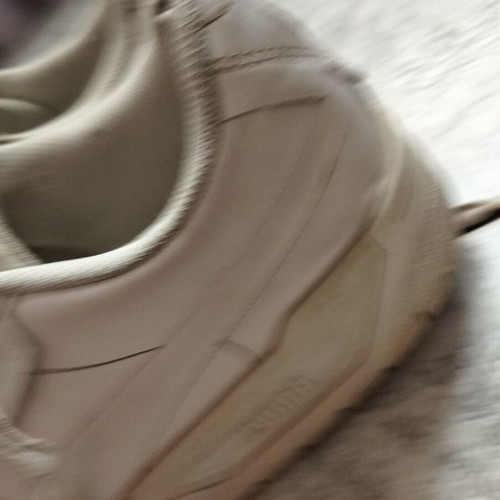 Puma sneakers size 40, white