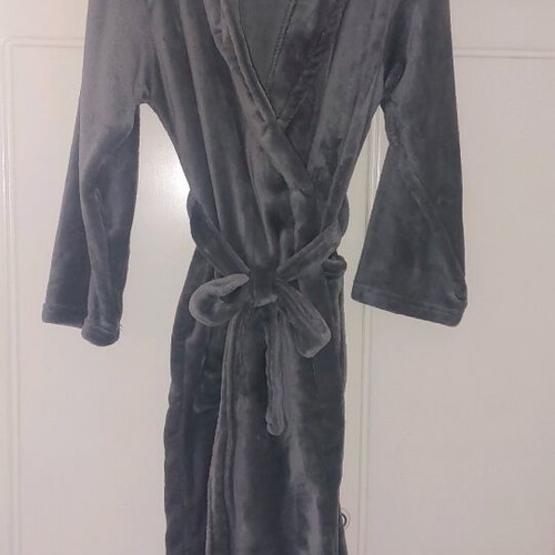 Kaffe grey robe like new with belt and pockets