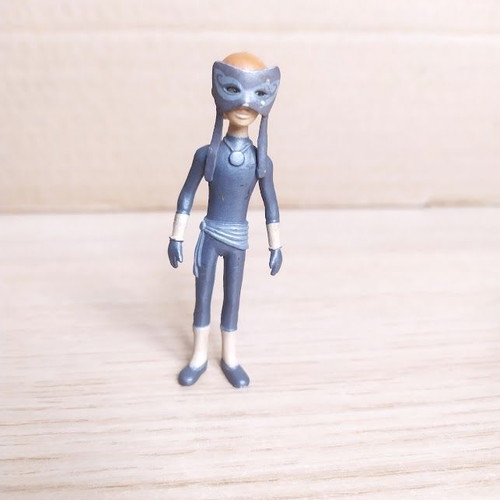 Ben 10 Gwen figure 7 cm like new